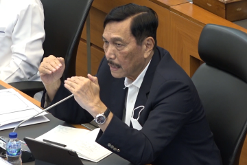 Raker dengan DPR, Luhut sampaikan perkembangan investasi di Indonesia