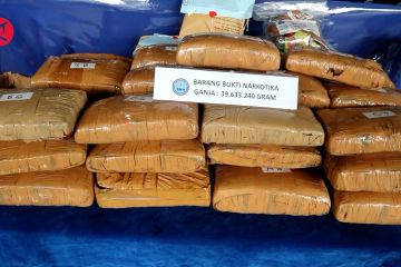 BNNP Jabar ungkap penyelundupan 1 kg sabu dan 39 kg ganja