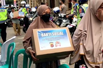 HUT Bhayangkara ke 76, Polres Majalengka bagikan ratusan paket sembako