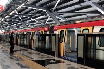 Menumpang MRT Putrajaya Malaysia yang baru diresmikan