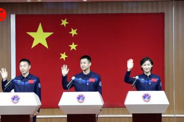 Tiga astronaut China siap untuk misi Shenzhou-14