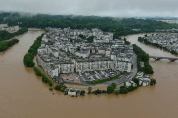 Topan mendekat, China aktifkan status tanggap darurat banjir