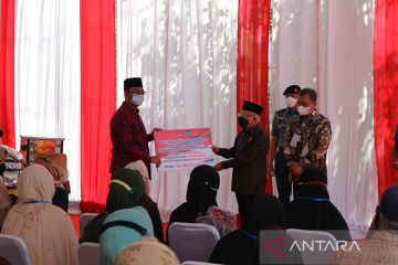 Wapres Ma'ruf Amin serahkan bantuan sosial untuk Nusa Tenggara Barat