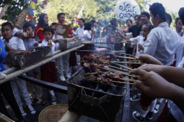 Makan jangan kebablasan, pesan dokter untuk masyarakat saat Idul Adha