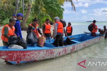 Delapan awak KM Rizky Mulia dievakuasi ke Ambon