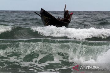 BMKG ingatkan gelombang tinggi hingga tiga meter di Selat Malaka