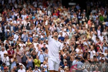 Novak Djokovic melaju di turnamen tenis Wimbledon