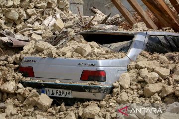 Dampak gempa bumi 6,1 skala Richter di Iran