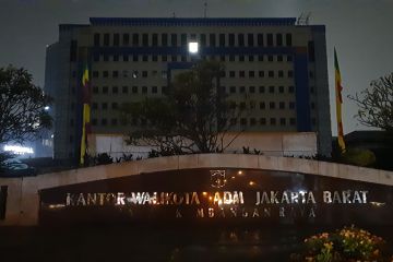 Kantor Wali Kota Jakbar laksanakan pemadaman lampu