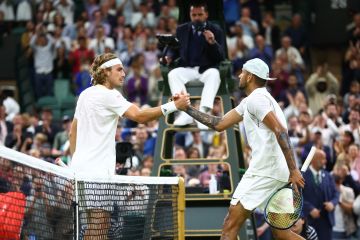 Tsitsipas sebut Kyrgios "perisak" setelah kalah di Wimbledon