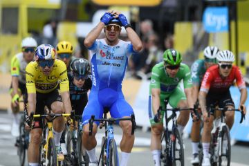 Etape ketiga Tour de France milik Dylan Groenewegen