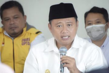 Wakil Gubernur Jawa Barat minta warga hati-hati terkait haji furoda