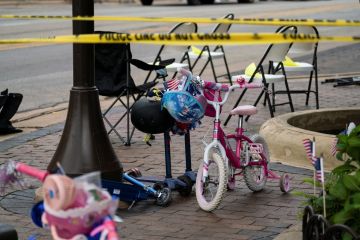 Perayaan Fourth of July berubah jadi kekacauan berdarah di Chicago