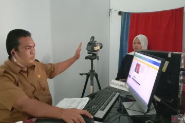 Rekam data KTP-el keliling desa dinikmati warga di Mukomuko-Bengkulu