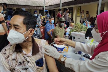 Pemkot Bandarlampung minta petugas jemput bola vaksinasi booster warga