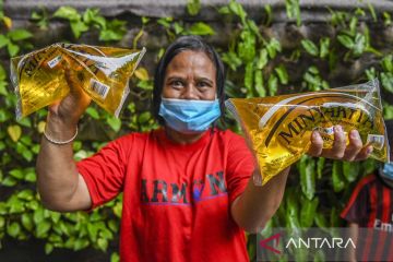 Peluncuran MinyaKita, minyak goreng curah kemasan sederhana seharga Rp14.000 per liter