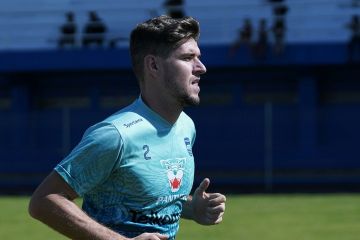 Bek Persib Nick Kuipers masih latihan terpisah