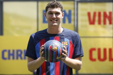 Christensen ingin bertahan di Barcelona meski belum ada kepastian
