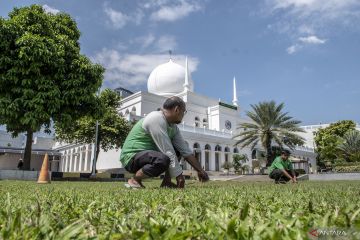 Persiapan shalat Idul Adha di Masjid Agung Al-Azhar