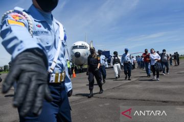 Simulasi penurunan paksa pesawat asing di Lanud Soewondo