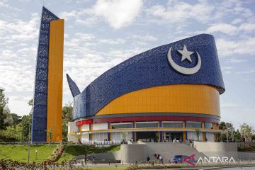 Masjid unik berarsitektur melayu di Kota Batam