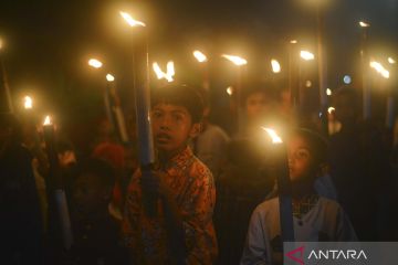 Pawai obor malam takbiran menyambut Idul Adha di Padang Pariaman