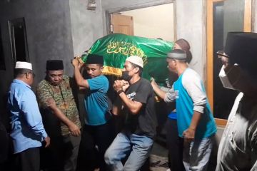 1 jenazah korban KM Cahaya Arafah dimakamkan di Ternate