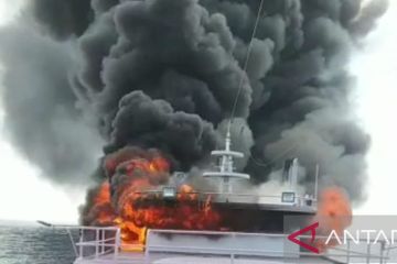 25 ABK KM Lautan Papua Indah yang terbakar di Probolinggo selamat