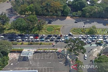 Polisi buka jalan di sekitar Monas usai pelantikan perwira TNI-Polri