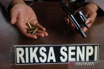 Pengecekan rutin senjata api Polri