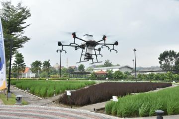 Petrokimia kenalkan teknologi drone untuk pengaplikasian pupuk granula