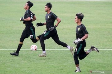 Manajemen: Kiper Ernando Ari masih milik Persebaya