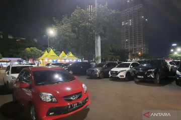 Pengunjung sulit cari lahan parkir di Jakarta Fair