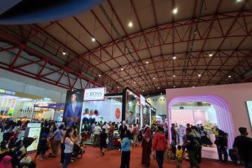 "Jastip" dulang rezeki pada Jakarta Fair Kemayoran