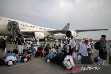 Sebanyak 450 haji Debarkasi Surabaya tiba di Juanda
