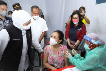 Gubernur minta bupati/wali kota se-Jatim percepat vaksinasi penguat