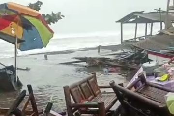 Pemkab Bantul larang pendirian bangunan di bibir pantai selatan