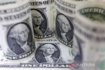 Dolar turun dipicu khawatir resesi, pasar fokus pertemuan bank sentral