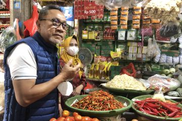 Mendag pantau harga bahan pokok di Pasar Klandasan Balikpapan