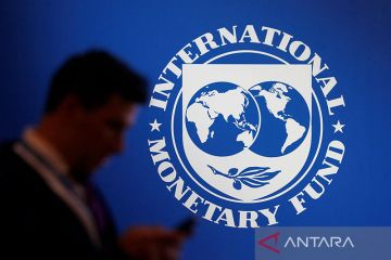 IMF sebut prospek ekonomi global semakin suram &  banyak risiko