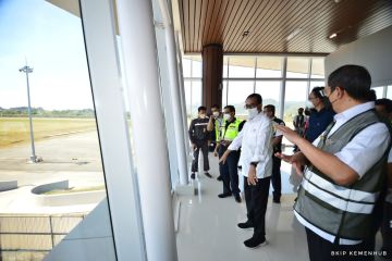 Menhub tinjau Bandara Komodo sebelum diresmikan Presiden Jokowi