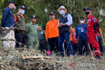 Gubernur Jabar perbaiki 43 jembatan rusak dampak banjir Garut