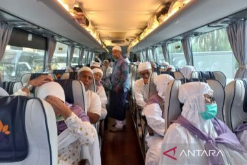 Sembilan bus antar jamaah haji dari Embarkasi Medan ke Madinah