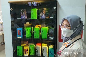 Melihat proses pembuatan ponsel pintar Infinix Indonesia