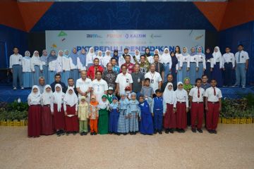 PKT salurkan beasiswa dukung peningkatan pendidikan daerah