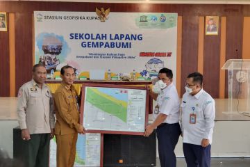 BMKG tingkatkan pemahaman waktu tiba tsunami di Kabupaten Sikka