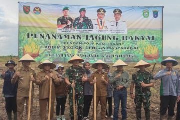 Prajurit Kodim 0402/OKI ajak warga tanam jagung cegah karhutla