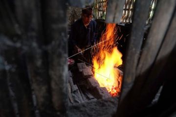 Produksi keris pamor