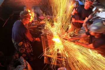 Produksi keris pamor