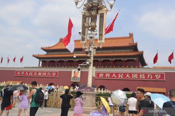 Bendera Indonesia berkibar di Kota terlarang Beijing